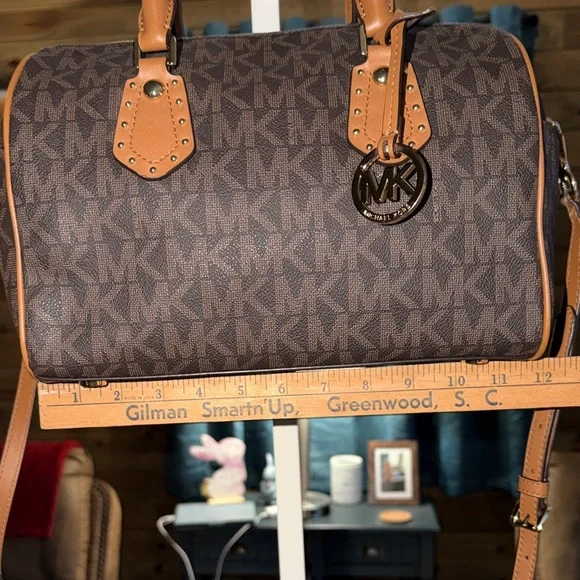 Michael Kors Signature Brown Satchel with Crossbody Strap - Picture 6 of 15